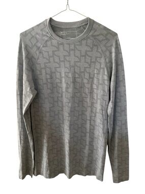 FIGS Makato Seamless Long-Sleeve Underscrub Shirt Men Small Grey Geometric Print